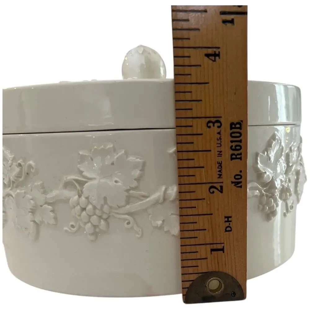 Wedgwood Queens Ware Embossed Trinket Box Grape Vine Etruria England